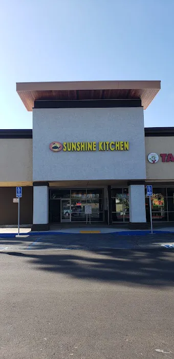 Sunshine Kitchen Picture 6