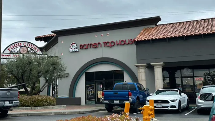Wu Lan Ramen Tap House Picture 2