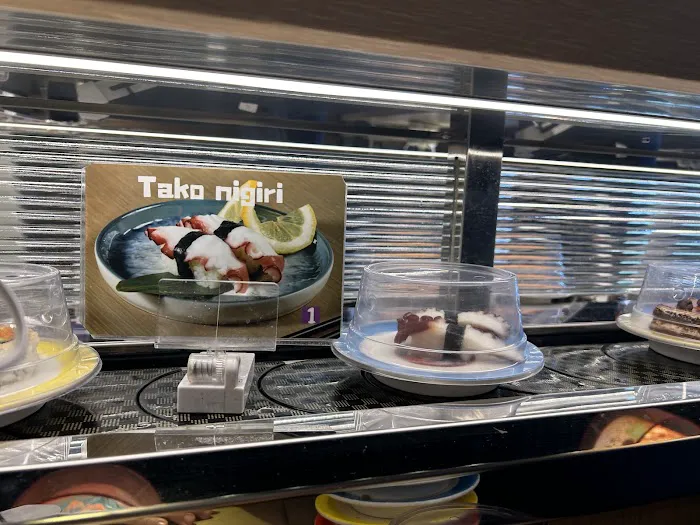 UMAMI REVOLVING SUSHI Picture 5