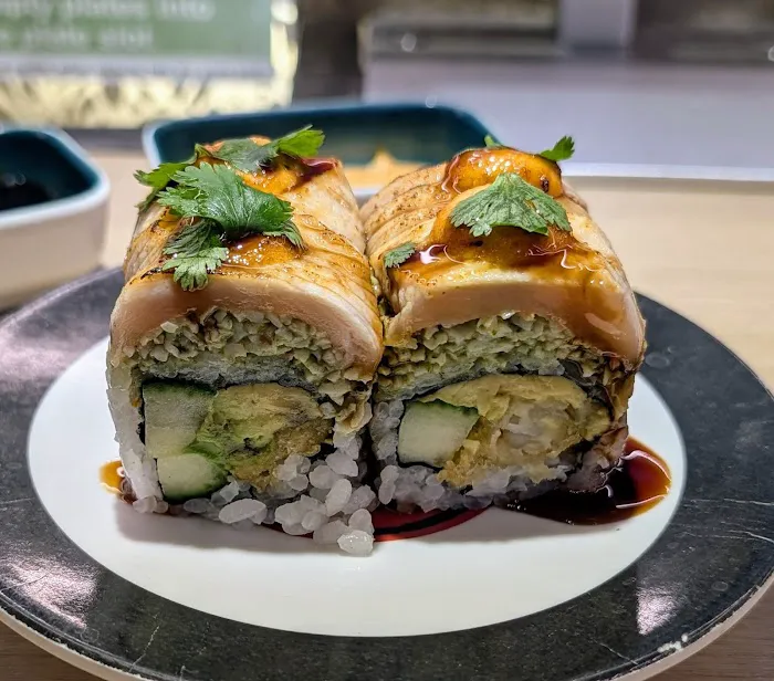 UMAMI REVOLVING SUSHI Picture 7