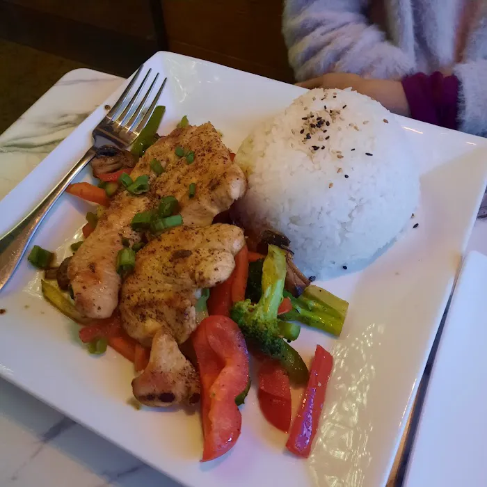 The Sushi Place & Lounge Picture 7