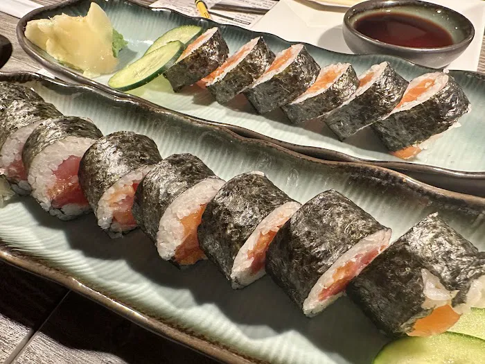 AKI SUSHI Picture 2