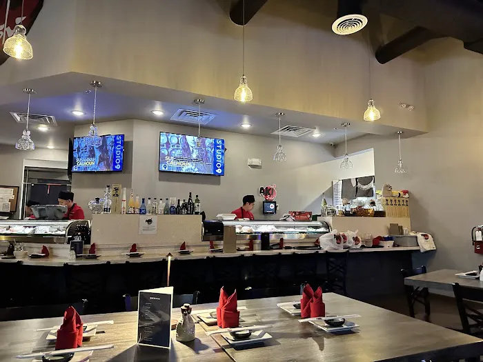 AKI SUSHI Picture 4