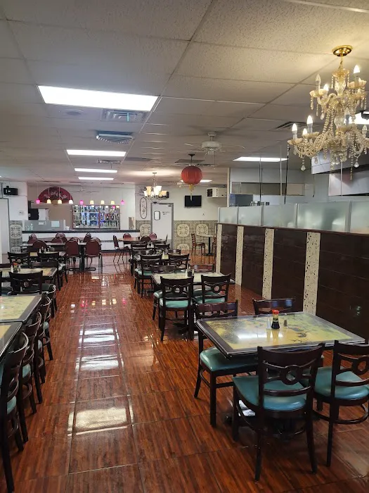 Asian Market and Sushi Bar Picture 5