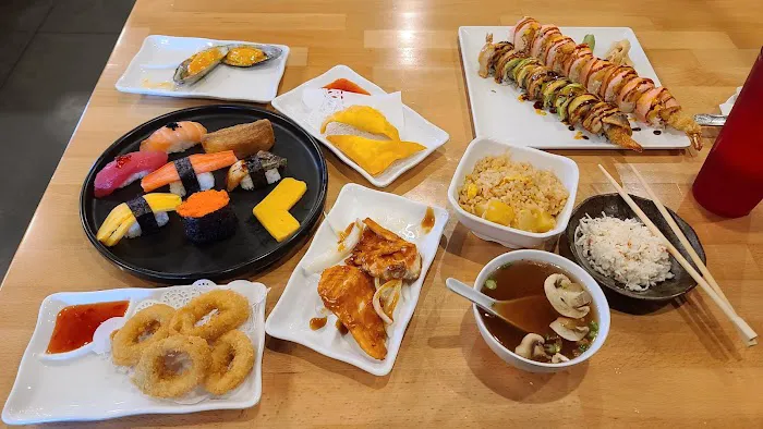 Sushi Kingdom and The Juicy Crab Picture 1