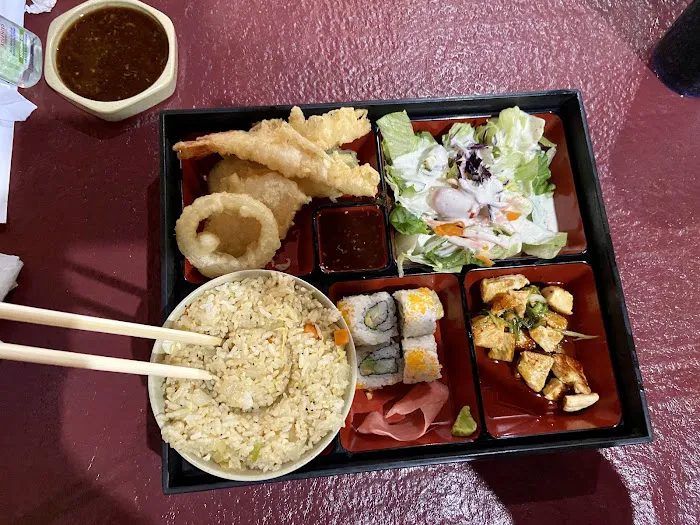 Yellowfin Sushi & Hibachi Grill Picture 3