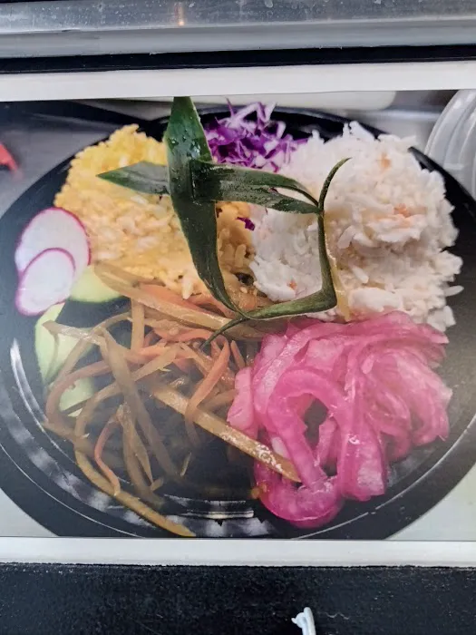 Fresh off the boat sushi Picture 5