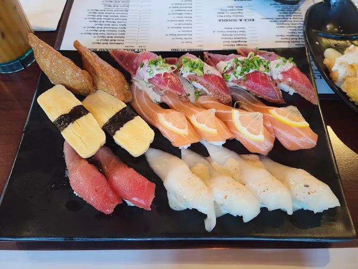 AYCE sushi & asian fusion Picture 4