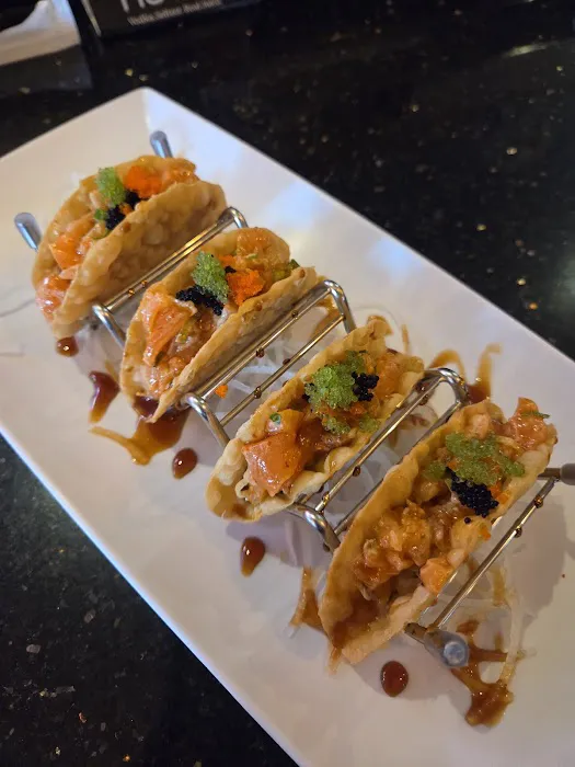 Louie Louie The Restaurant Sushi Bar y Mas Picture 1