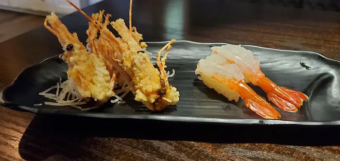 Momo Sushi Japanese Cuisine Picture 1