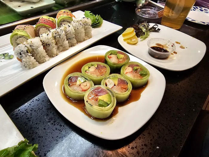 KAIZEN REVOLVING SUSHI Picture 2