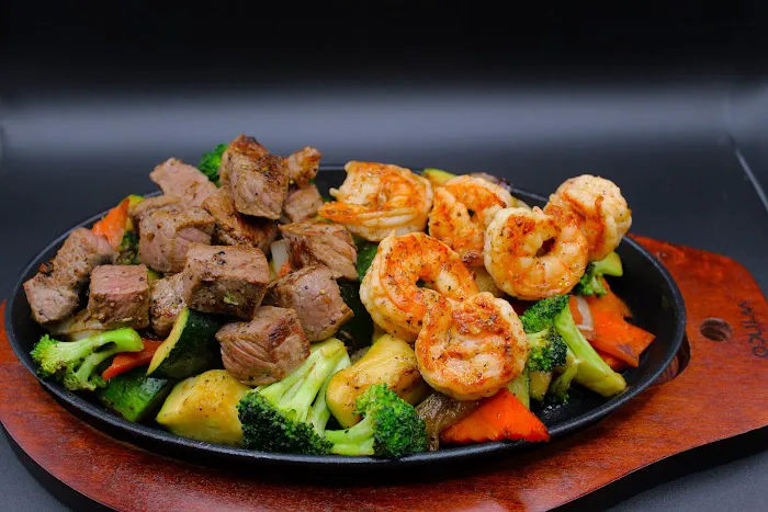 Louie Louie Hibachi & Sushi On the Road Picture 4