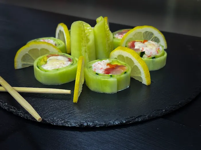 Hinode Sushi Picture 2