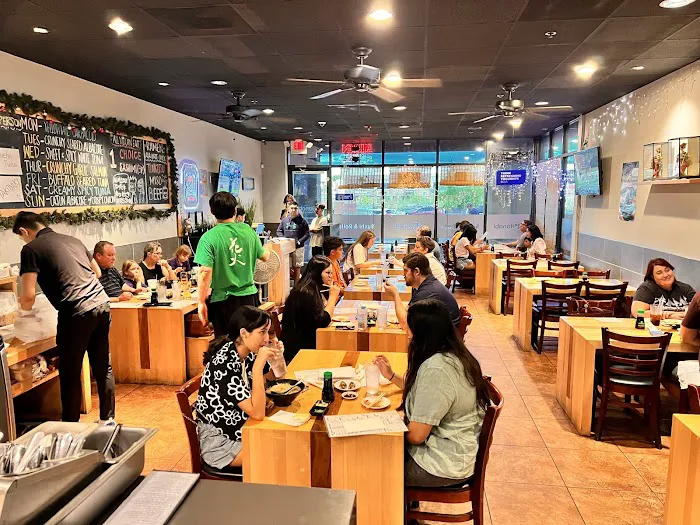 Hanabi Sushi & Rolls Picture 8