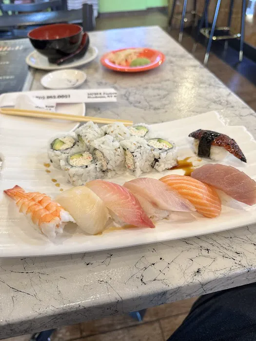 Hiroba Sushi Picture 8
