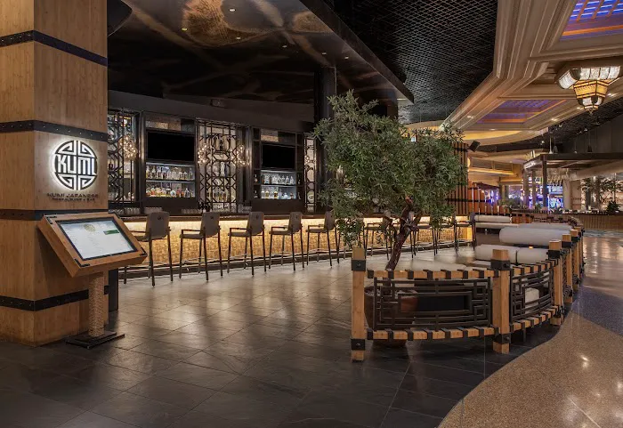 KUMI Japanese Restaurant + Bar Picture 6