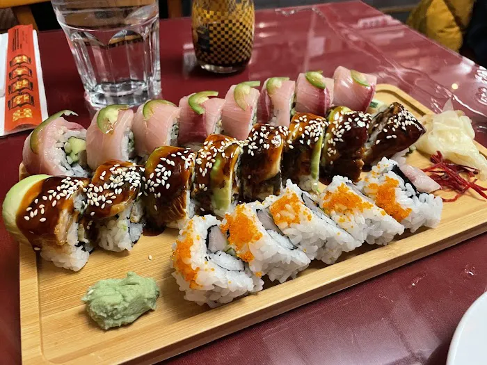 Fishmandu Sushi Picture 3
