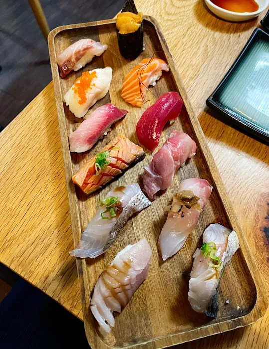 Akiko's Sushi Bar Picture 6