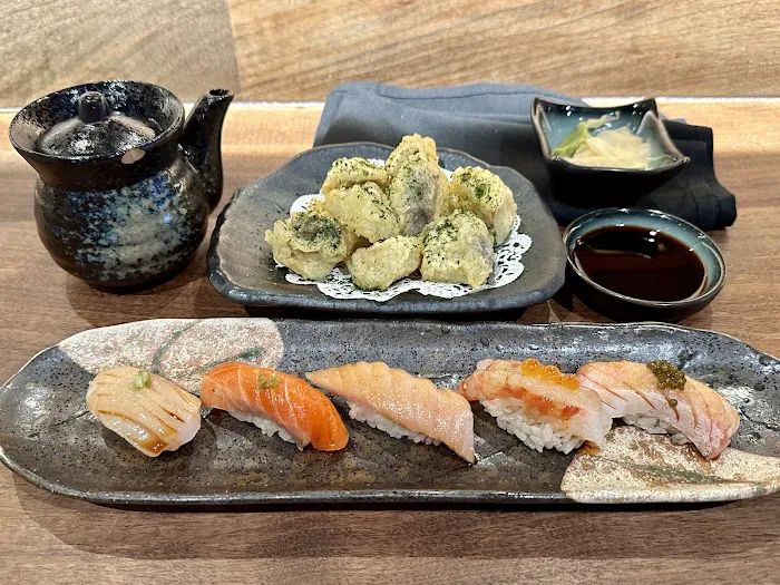 Hakashi Japanese Sushi Bar & Grill Picture 3