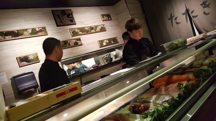 Tataki Sushi and Sake Bar Picture 3