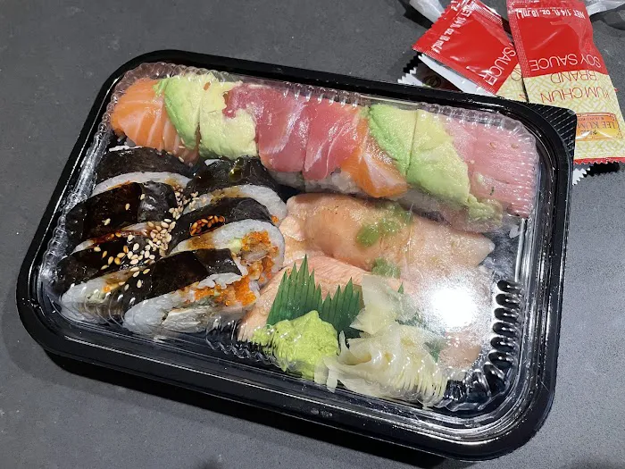 Oki Sushi Picture 2