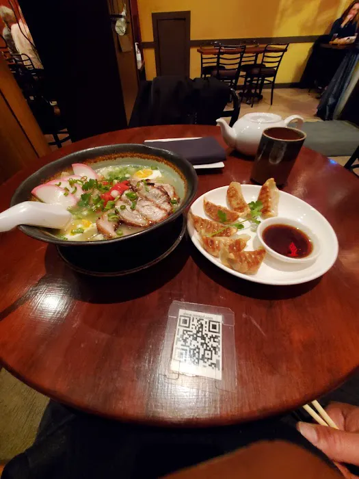 Moki's Sushi & Pacific Grill Picture 5