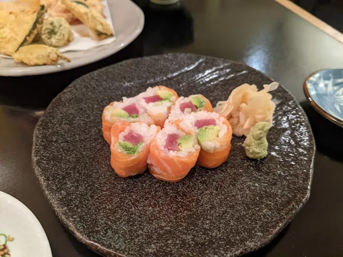 Atami Sushi Bar & Grill Picture 2