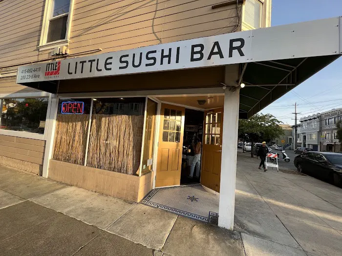 Little Sushi Bar Picture 1