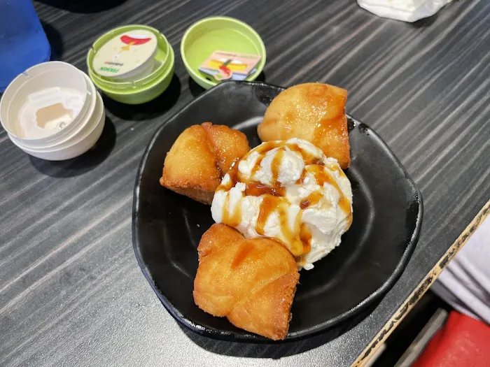 Kura Revolving Sushi Bar Picture 8