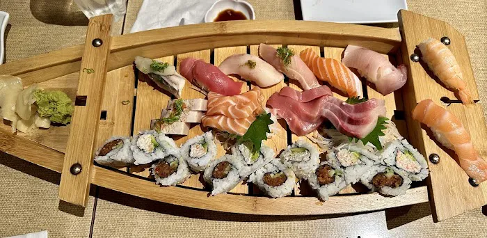 Go Sushi Japanese Restaurant Picture 7