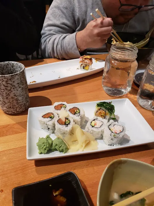 Sushi House Picture 8