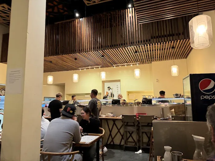 Ultra Sushi Picture 7