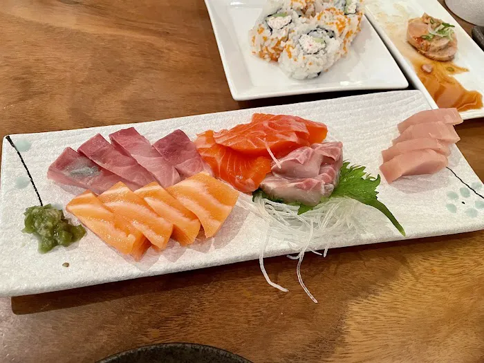 Ultra Sushi Picture 1