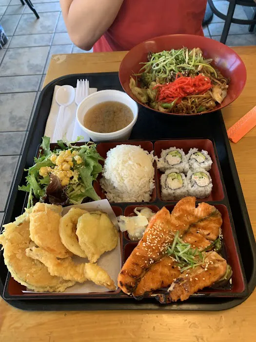 Wasabi Roll & Ramen Bar Picture 6