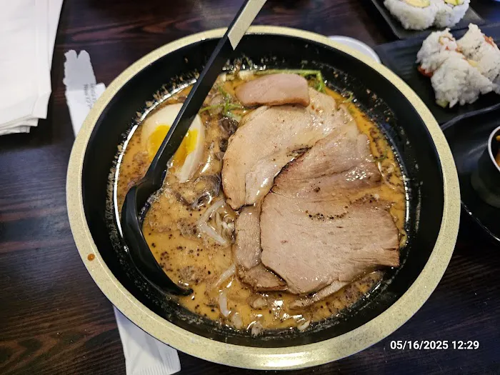 Akuma Ramen & Sushi Bar Picture 8