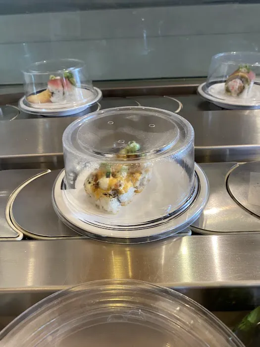 Fuji Revolving Sushi Bar Picture 6