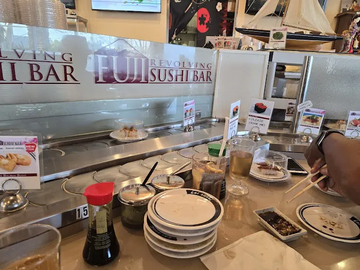 Fuji Revolving Sushi Bar Picture 9
