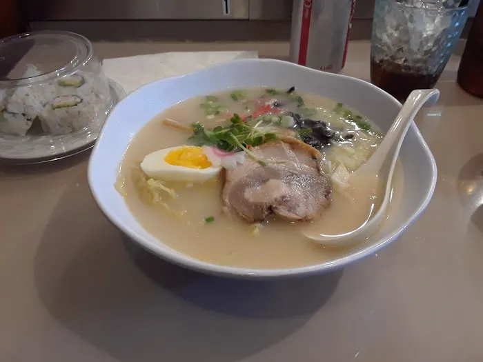 Fuji Revolving Sushi Bar Picture 10
