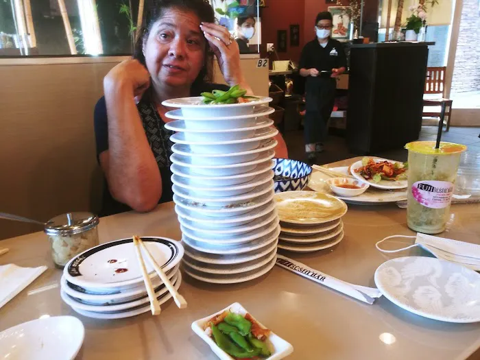 Fuji Revolving Sushi Bar Picture 8