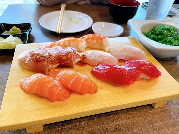 Niya Sushi Picture 10