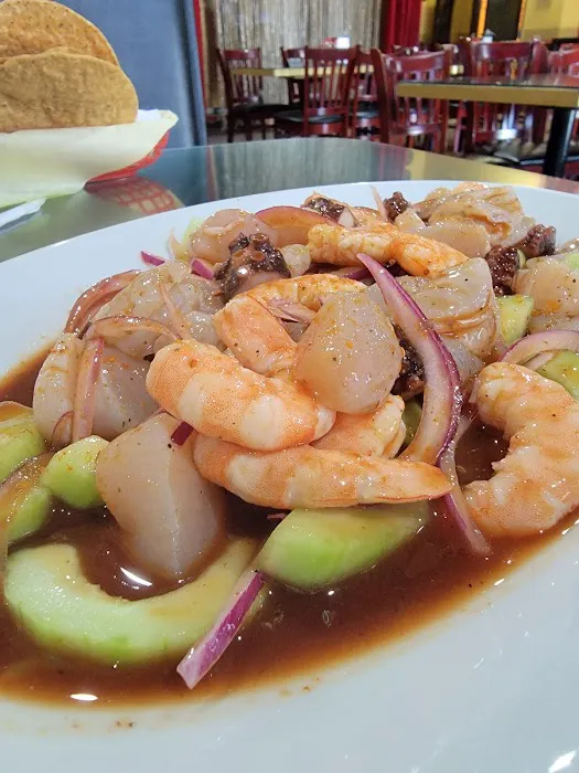 Mariscos y Sushi Los Tomateros Picture 8