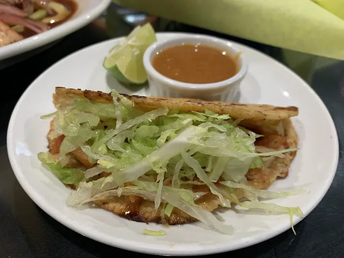 Mariscos y Sushi Los Tomateros Picture 5