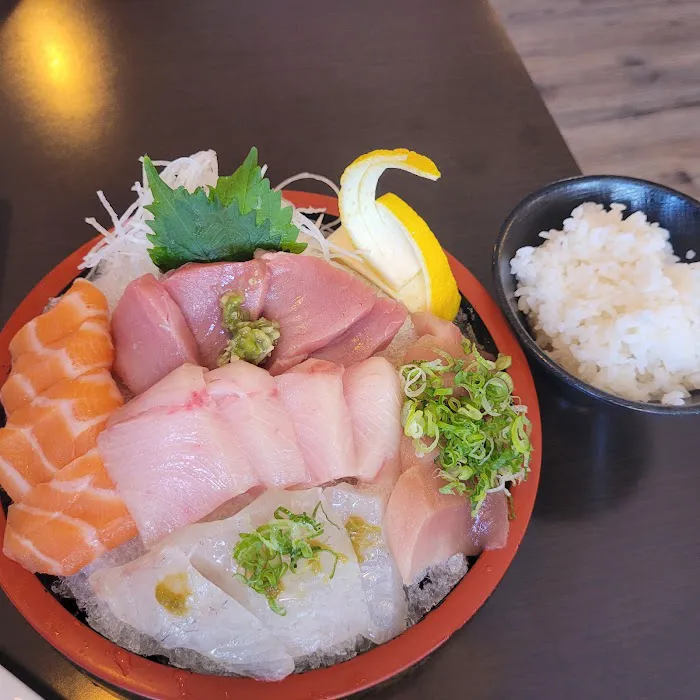 Ueno Sushi & Asian Izakaya Picture 4