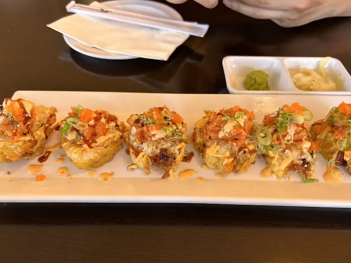 Ueno Sushi & Asian Izakaya Picture 9