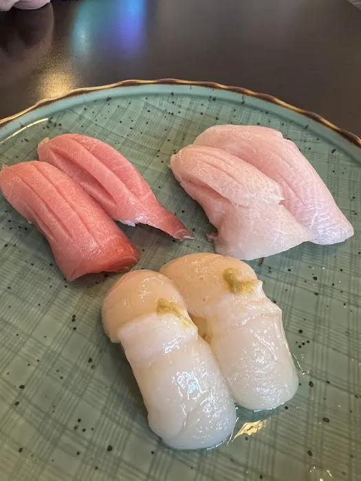 Ueno Sushi & Asian Izakaya Picture 2