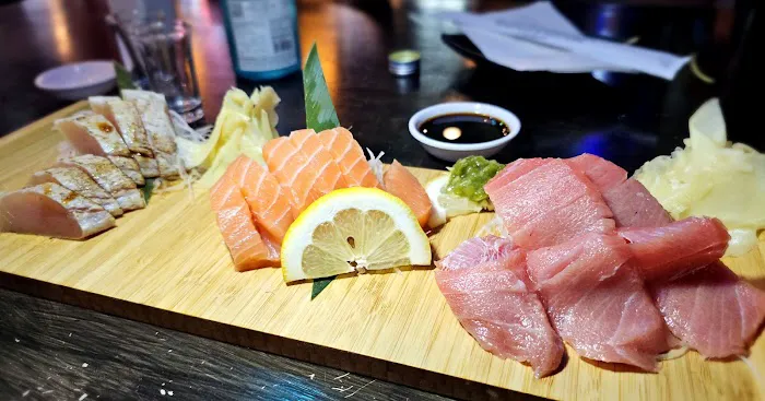 Gushiya Sushi & Izakaya Picture 3