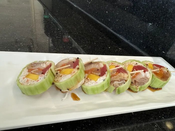 Full Moon Sushi Picture 5