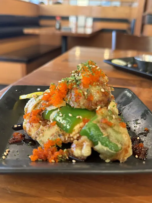 Full Moon Sushi Picture 3