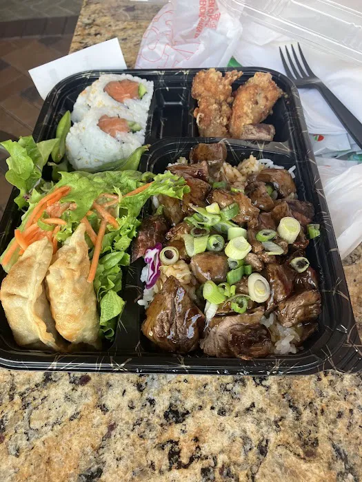 Roll It Sushi & Teriyaki Picture 2