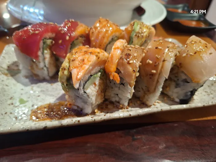 Sakura Sushi & Roll Picture 4